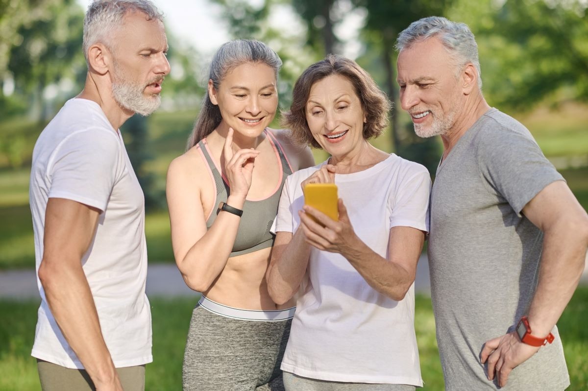 Clear Aligners vs. Metal Braces: Weighing the Pros and Cons