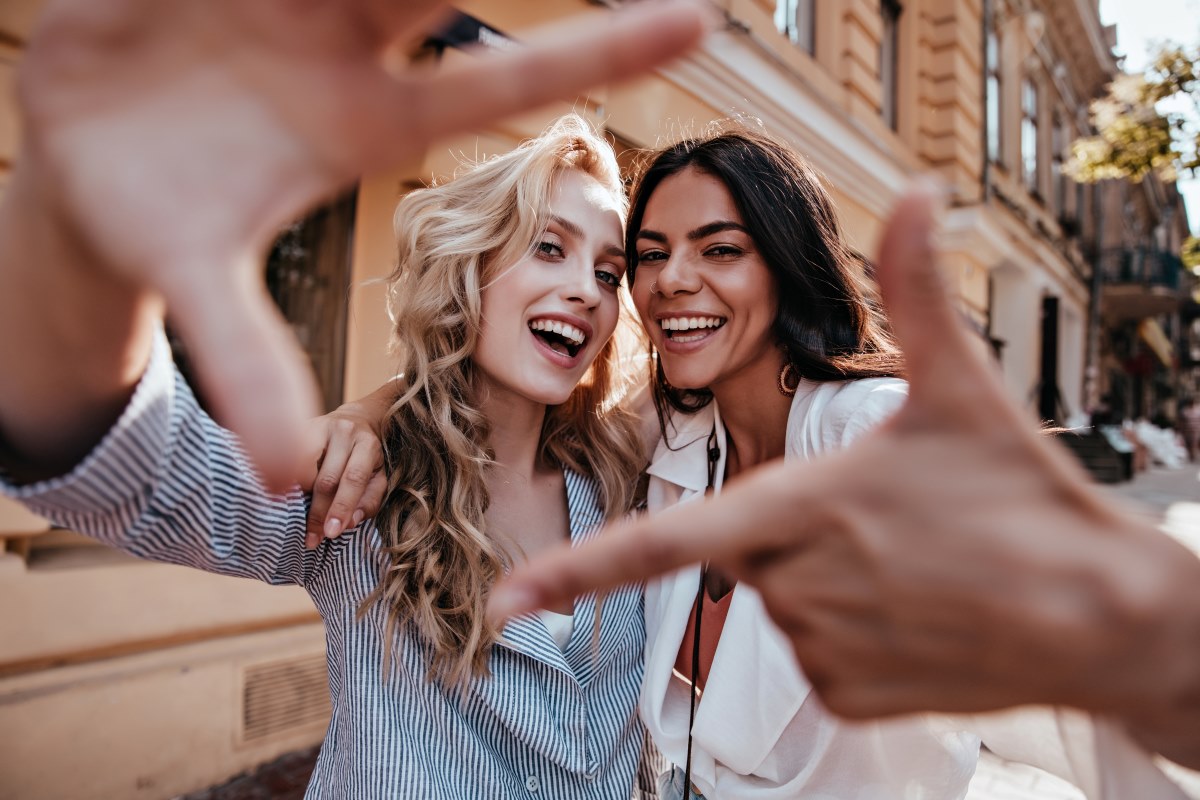 How to Stop Aligners Cutting Your Tongue: DIY Smoothing Tips