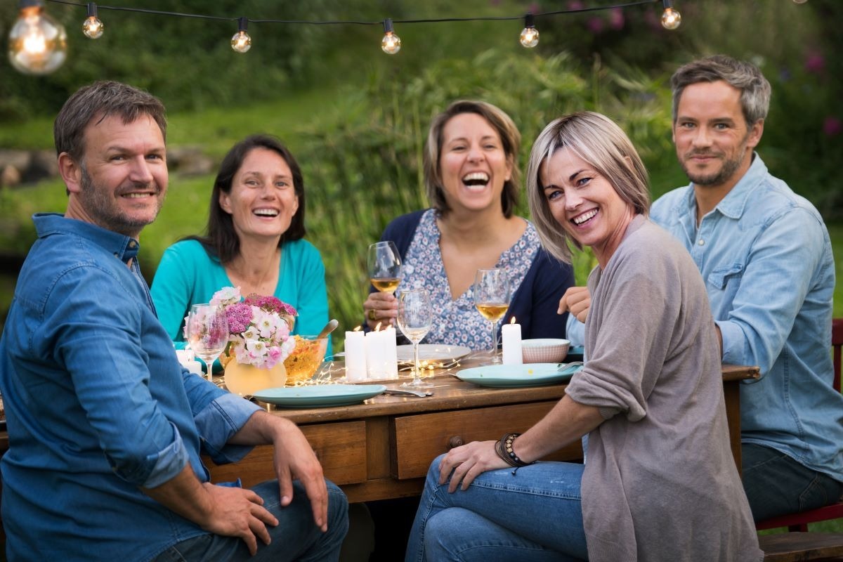 How to Fix Crowded Teeth Without Metal Braces or Extractions